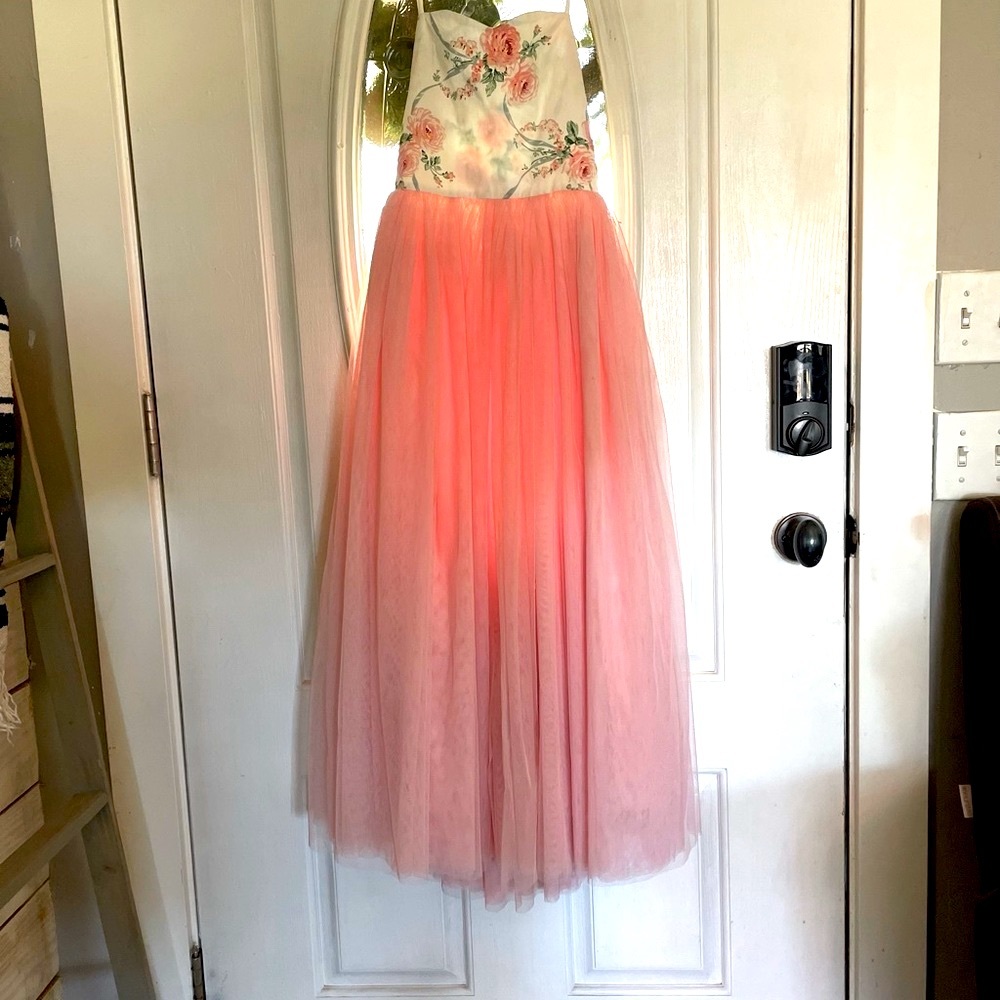 Girls flower girl dress or used to wear in pictures, full length